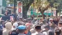 VIDEO: Demo Mahasiswa Depan Kantor Antam Makassar Berakhir Ricuh