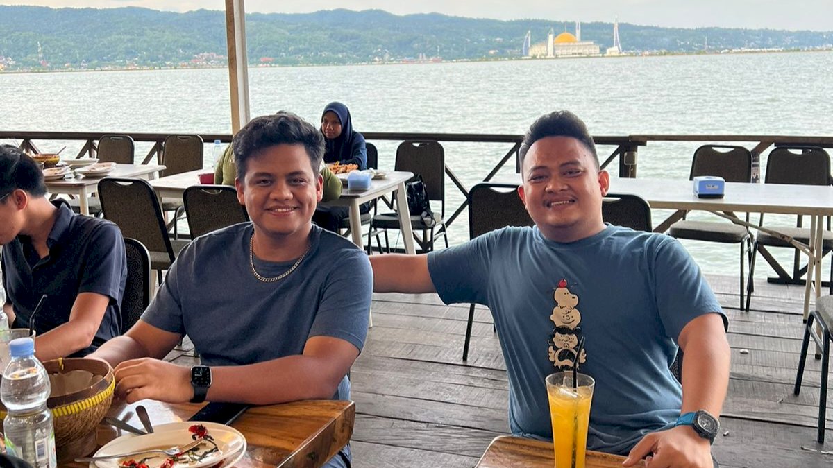 Intip Kedekatan Caleg Muda PKB Makassar Rifly Alkautsar Dengan Mikail Baswedan Putra Anies