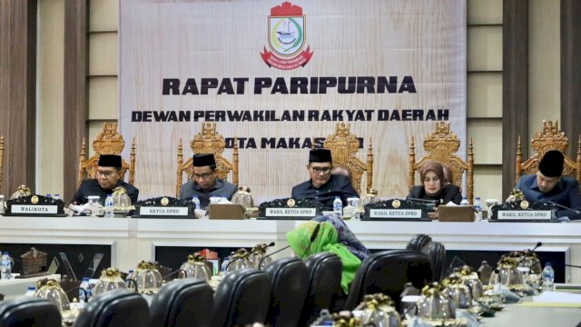 Rapat Paripurna DPRD Kota Makassar. Foto: Istimewa.