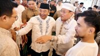 Bertemu Alim Ulama di Masjid Raya Makassar, Pj Gubernur: Ingatkan Saya Kalau Ada yang Salah