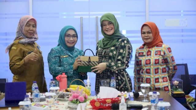 PKK Kabupaten Gowa studi tiru ke PKK Bekasi. Foto: Istimewa