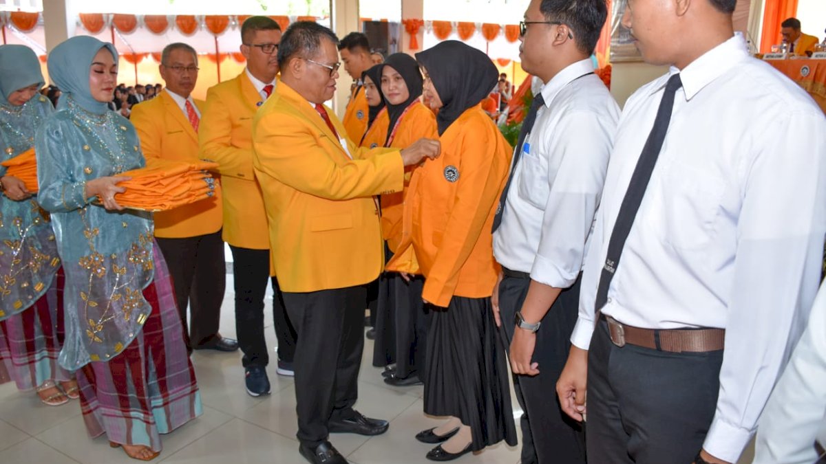 UNM Sambut 1291 Mahasiswa PPG 2023, Prof Husain Syam: Republik Ini Harus Diisi Guru Profesional