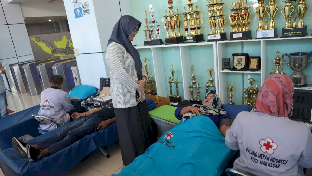 Donor Darah Meriahkan Momentum Pelindo Day 2023 di Wilayah Kerja Makassar