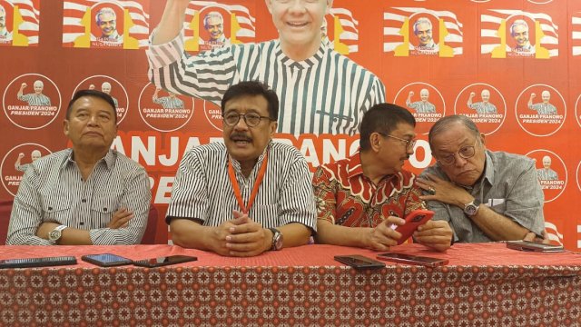Mayjen TNI (Purn) TB Hasanuddin, Kepala Diklat RGN Rudy Kamri, Ketua DPD PDIP Sulsel Ridwan Wittir. Foto/Sulselsatu