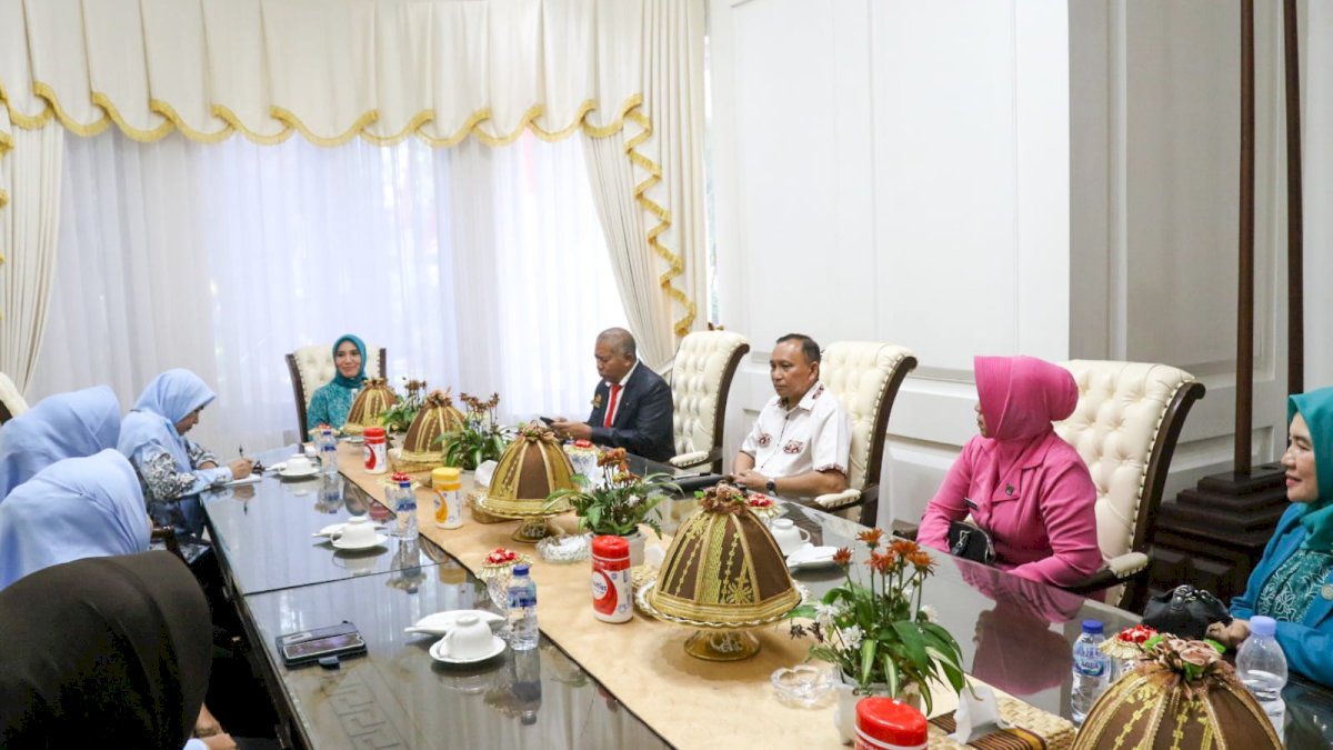 Sofha Marwah Jadi Ketua Kontingen Perwosi Sulsel di Lomba Senam Kreasi 2023