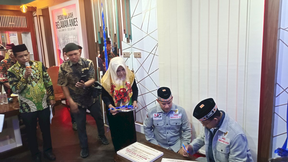 Makmur Ante Pasau Hibahkan Rumah Pemenangan Untuk AMIN, Anies: Jadikan Tempat Ini Simpul Pergerakan