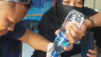 Aksi Tim Rescue Damkar Makassar Berhasil Melepas Cincin Warga Makassar