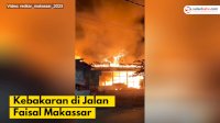 VIDEO: Kebakaran di Jalan Faisal Makassar, 6 Lapak Dilalap Si Jago Merah