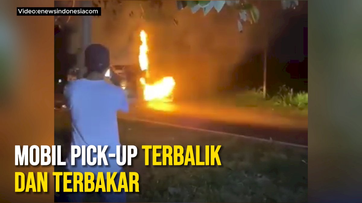 VIDEO: Kecelakaan Maut di Tonra, Mobil Pick-up Terbalik dan Terbakar