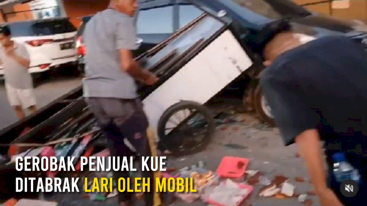 VIDEO: Gerobak Penjual Kue Ditabrak Lari oleh Mobil di Jalan Pannampu