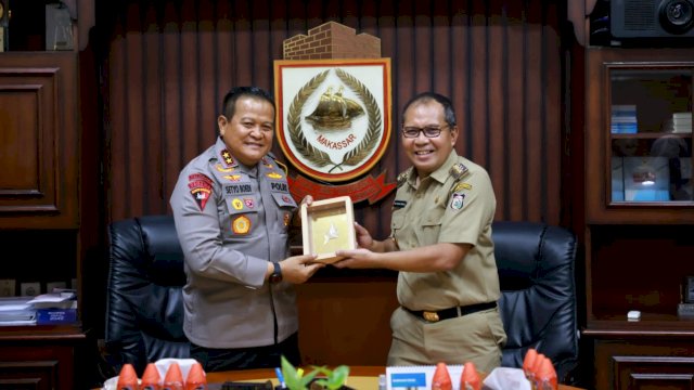 Kapolda Sulsel Irjen Pol Setyo Boedi Moempoeni Harso dan Wali Kota Makassar Moh Ramdhan Pomanto. Foto: Istimewa