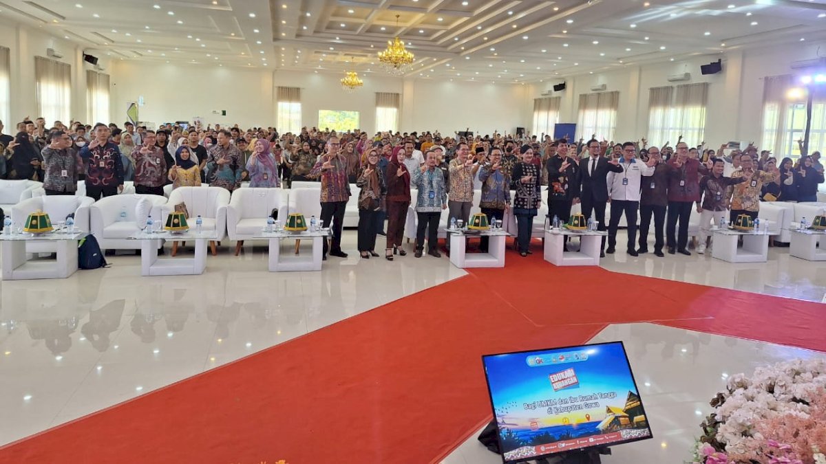 Putus Rantai Pinjol Ilegal, OJK Bersama Amir Uskara Edukasi Keuangan Bagi IRT dan UMKM di Gowa
