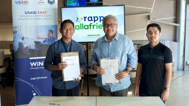 Kalla bersama Rappo Indonesia bekerja sama untuk memasarkan produk daur ulang dari Rappo. Foto: Istimewa