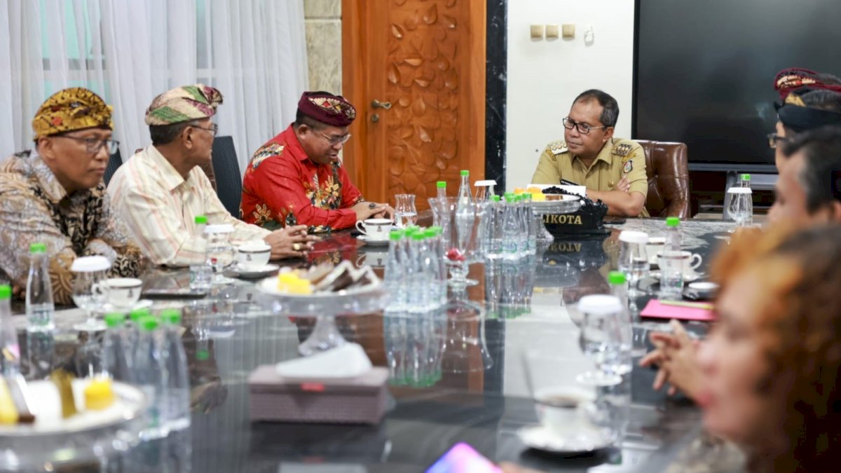 PHDI Sulsel Undang Danny Pomanto Peringati 50 Tahun Pura Giri Natha: Bukti Makassar Kota Inklusif dan Rukun