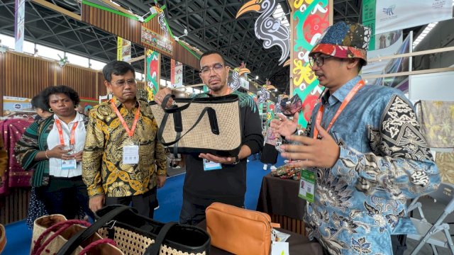 UMKM binaan Telkom pamerkan produk di China-ASEAN Expo di Nanning International Convention and Exhibition Center. Foto: Istimewa