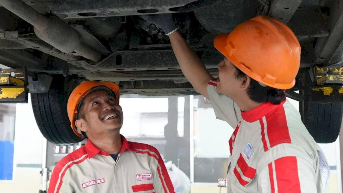 Servis Mobil di Bengkel Resmi Kalla Toyota dan Menangkan Hadiah Emasnya