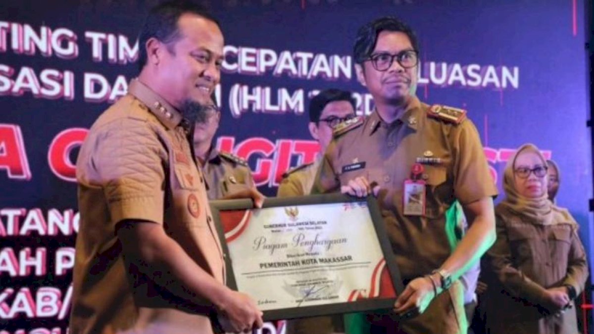 Bapenda Makassar Raih Penghargaan Kepatuhan Pembayaran Pajak Kendaraan