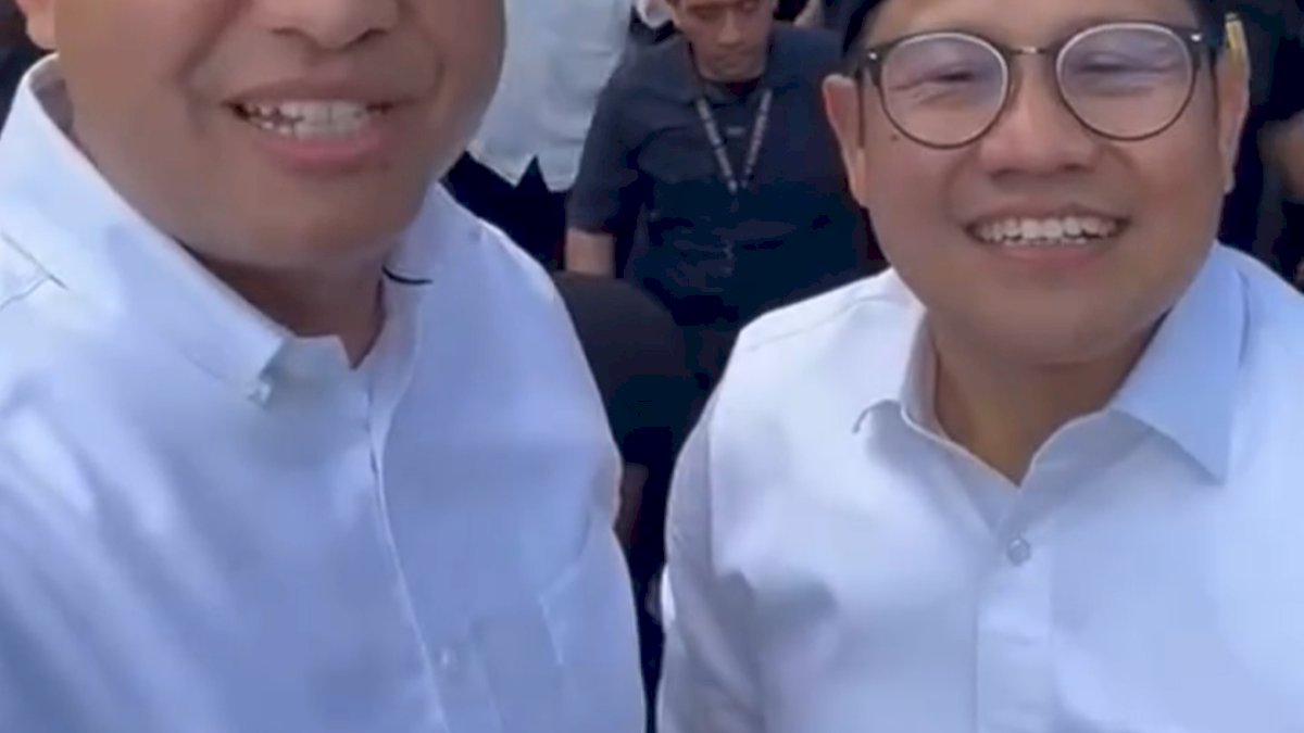 VIDEO: Ribuan Massa Kawal Pendaftaran Anies – Imin ke KPU