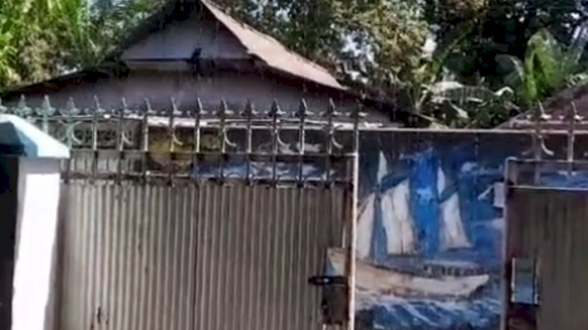 VIDEO: Rumah Milik Kyai di Makassar Diguyur Hujan Deras saat Matahari Terik, Kebenaran Video Dipertanyakan