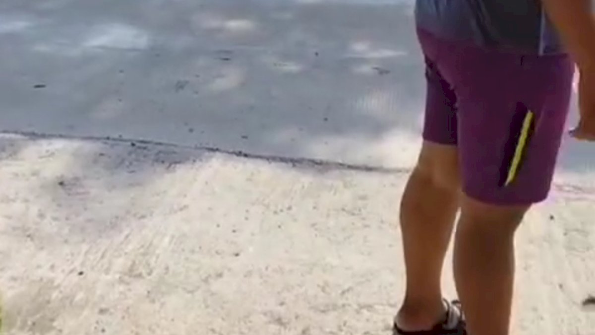 VIDEO: Viral, Motor Terobos Jalan Cor Masih Basah di Barru