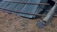VIDEO: Angin Puting Beliung Rusak Sebuah Rumah di Jeneponto