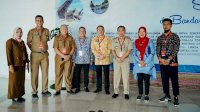 Camat Wajo bersama Pejabat Pemkot Sambut Peserta Rakernas Apeksi di Bandara