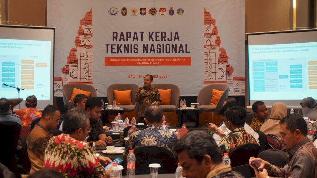 Direktur Strategic Permit PT Vale Indonesia Tbk (PT Vale) Budiawansyah pada Rapat Kerja Teknis Nasional Materi Teknis Perairan Pesisir di Bali. Foto: Istimewa