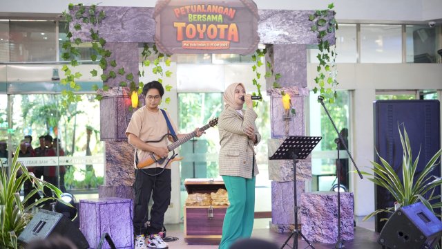 Music Perfomance di Petualangan Bersama Toyota di Mal Ratu Indah. Foto: Istimewa