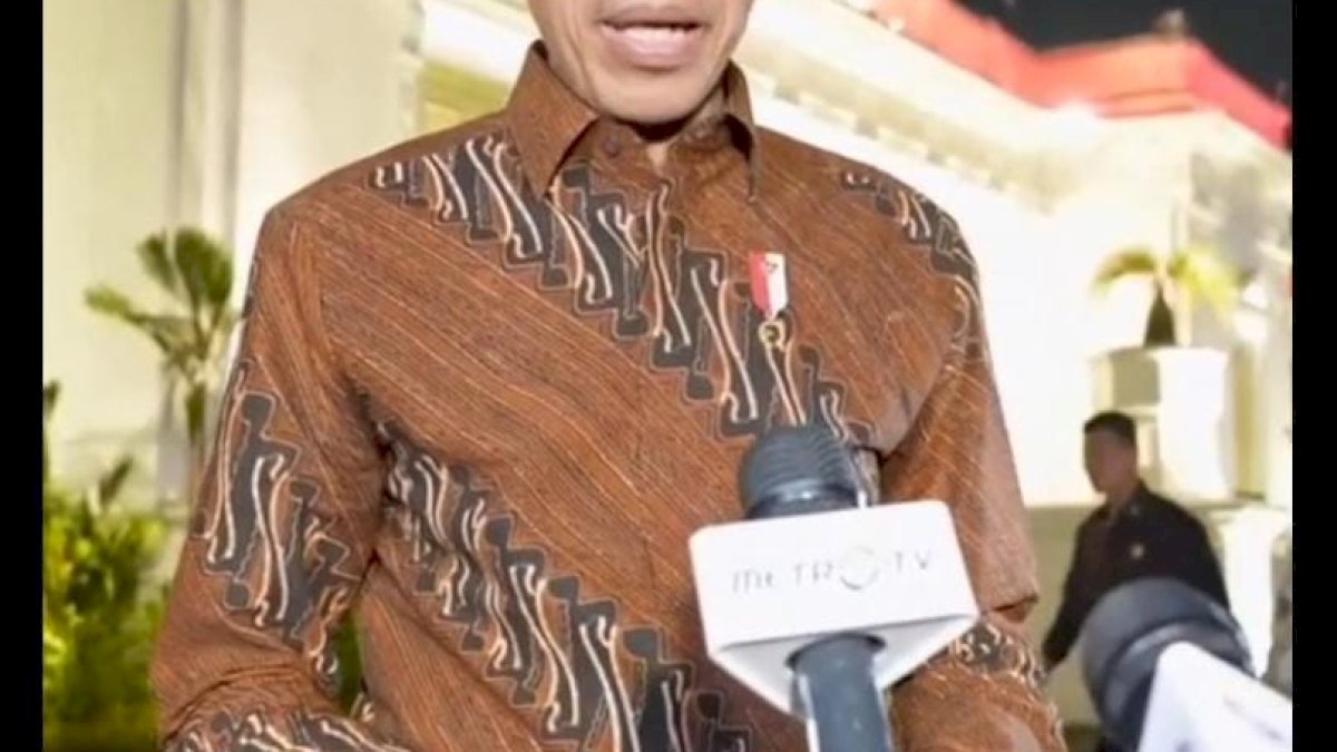 VIDEO: Peringati Hari Batik Nasional, Jokowi Sebut Batik adalah Wajah Kita