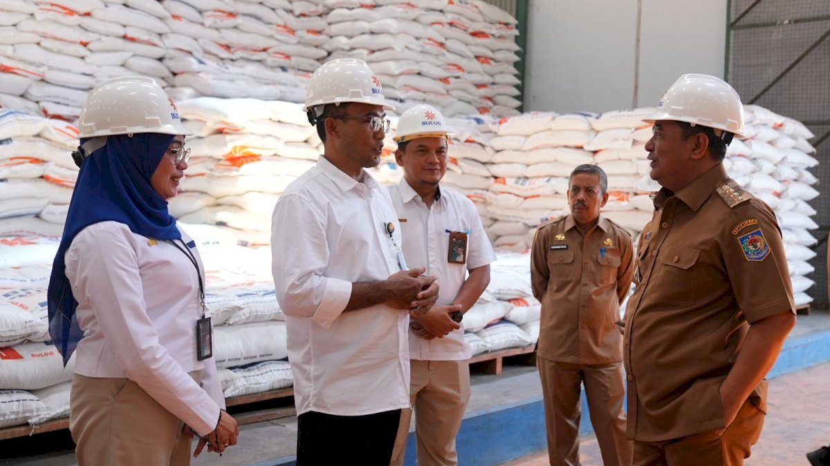 Stok Beras Cukup Hingga Akhir Tahun, Pj Gubernur Bahtiar Apresiasi Kinerja Bulog Sulsel