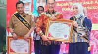Bahtiar dan Sofha Marwah Dikukuhkan Jadi Bapak dan Bunda Asuh Anak Stunting