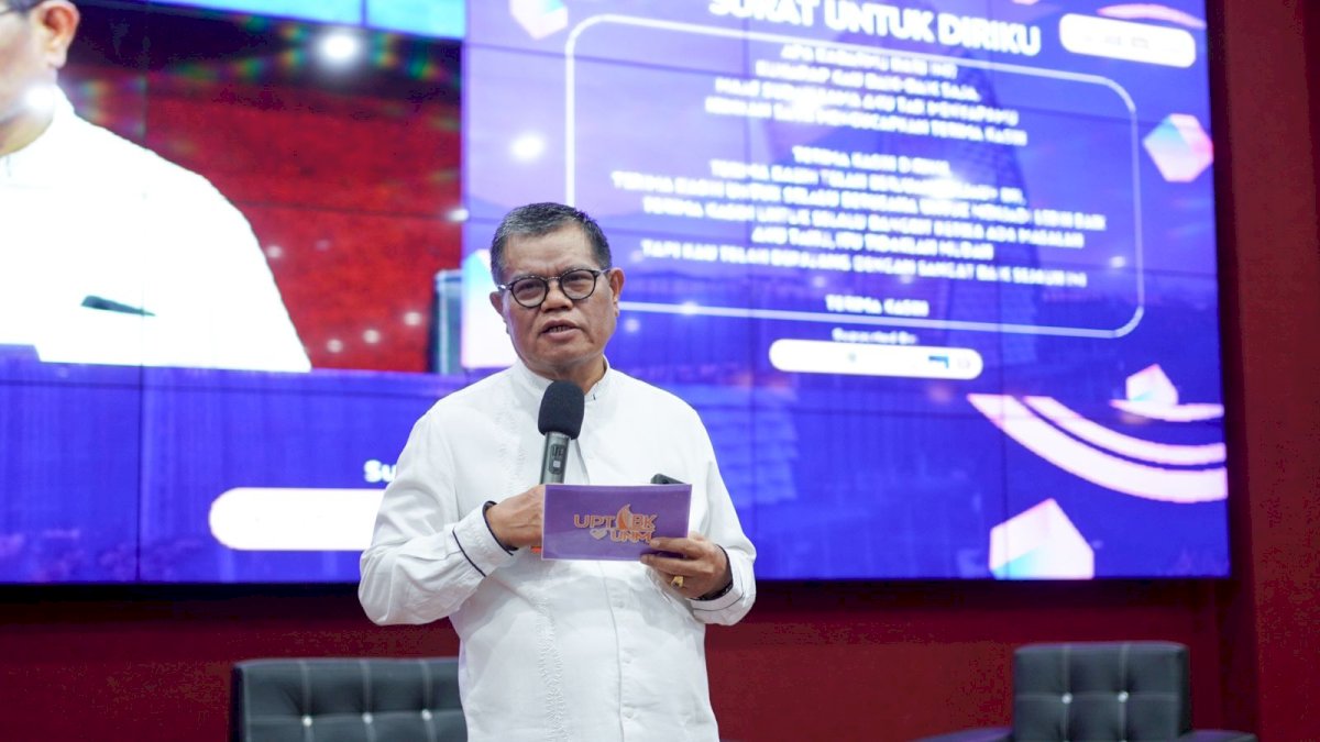 Buka Kuliah Umum ‘Literasi Digital, Rektor UNM: Peduli Kesehatan Mental di Ruang Digital’