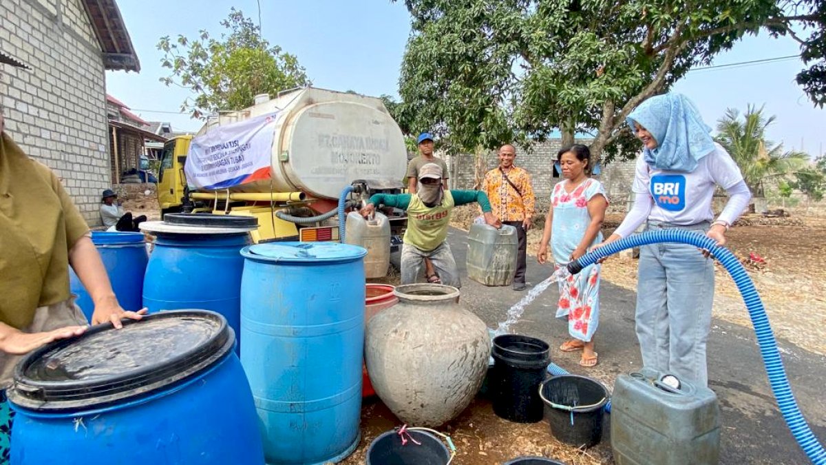 Kekeringan Terdampak El Nino, BRI Peduli Salurkan Air Bersih ke Beberapa Wilayah di Jawa Timur