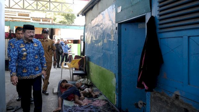 Wabup Gowa Abd Rauf Malaganni validasi data kemiskinam ekstrem. Foto: Istimewa