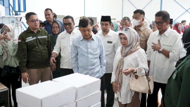 Jusuf Kalla resmikan workshop H Achmad Kalla di Fakultas Teknik UIM. Foto: Istimewa