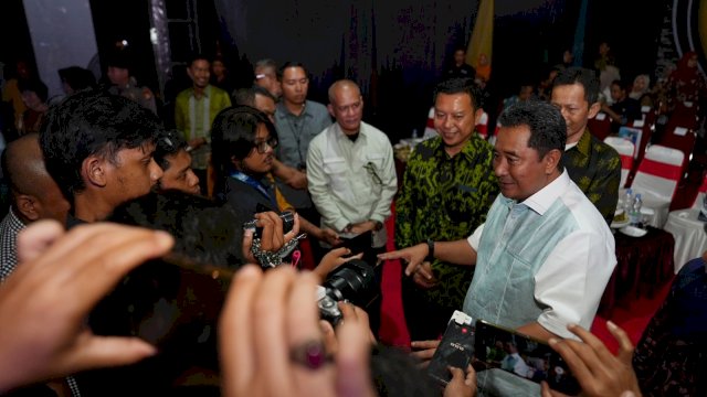 Pj Gubernur Sulsel Bahtiar saat kunjungan kerja ke Selayar. Ist