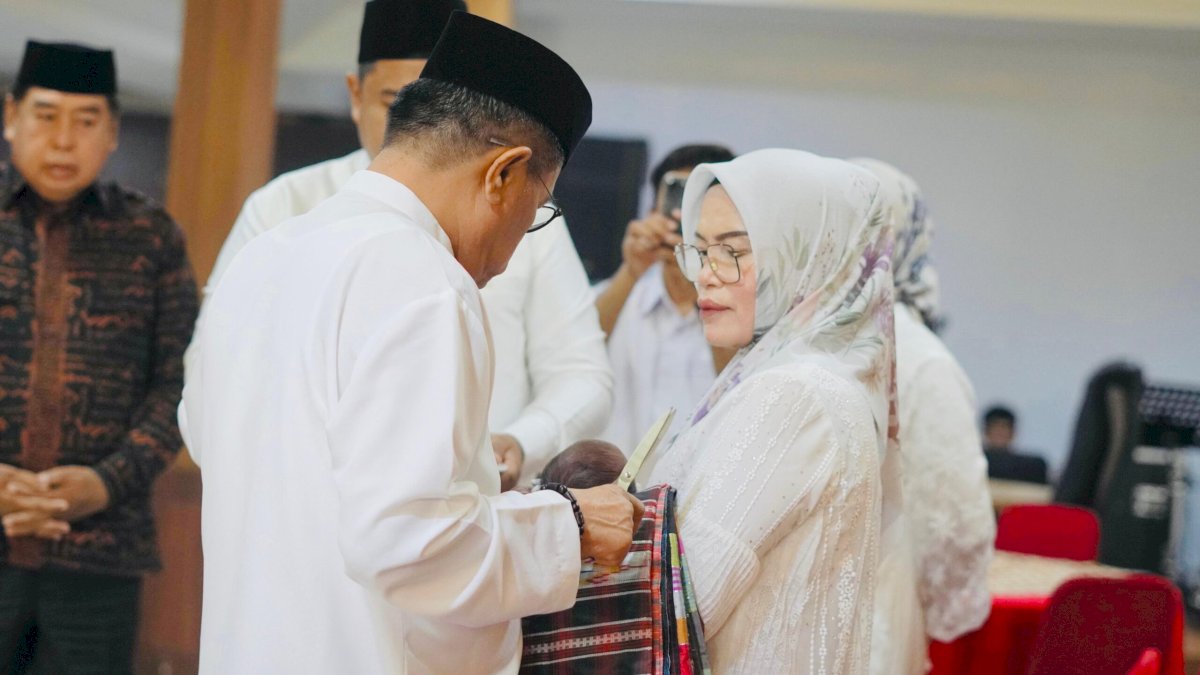 Rektor UNM Gelar Tasyakuran Aqiqah Cucu Keduanya, Tamu Undangan Silih Berganti Ucapkan Selamat