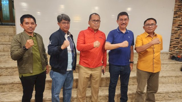 Danny Pomanto bersama para pengurus partai pengusung Ganjar-Mahfud. Ist