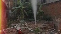VIDEO: Sumur Bor Sedalam 125 m Picu Semburan Air Campur Gas Metana di Bogor