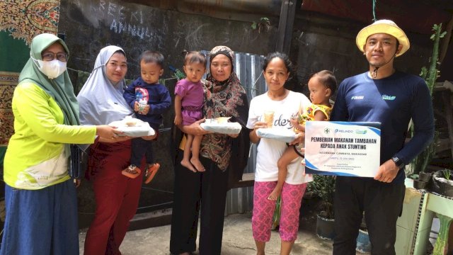Pemberian Makanan Tambahan bagi anak stunting dari Pelindo Regional 4. Foto: Istimewa