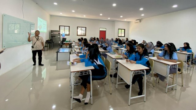 Kalla Institute mengunjungi sejumlah sekolah di Sulselbar. Foto: Istimewa