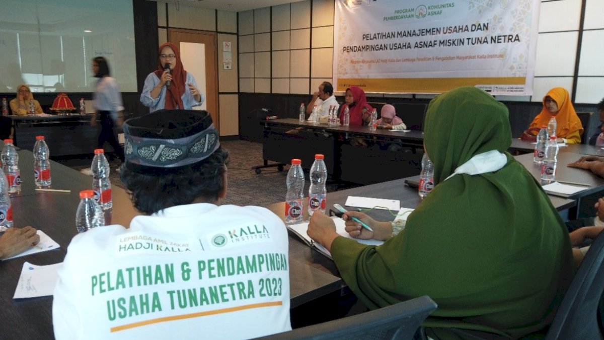 LAZ Hadji Kalla dan LPPM Kalla Institute Beri Pelatihan Pengelolaan Usaha Bagi Teman Tuna Netra