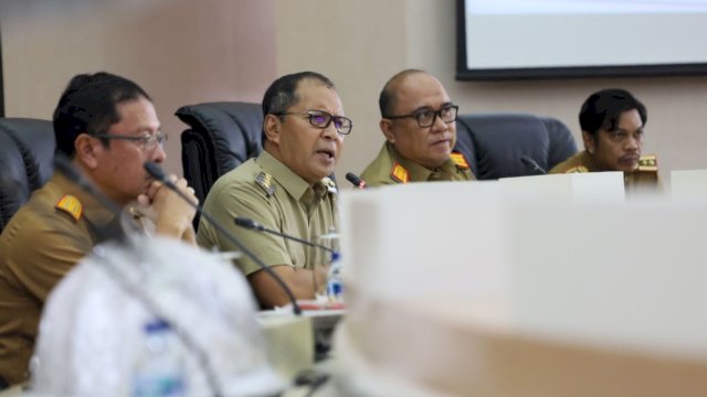 Danny Pomanto usai rapat persiapan HUT ke-416 Kota Makassar. Foto: Istimewa