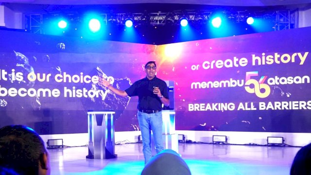 President Director and CEO Indosat Ooredoo Hutchison Vikram Sinha saat memperingati ulang tahun ke-56. Foto: Istimewa.