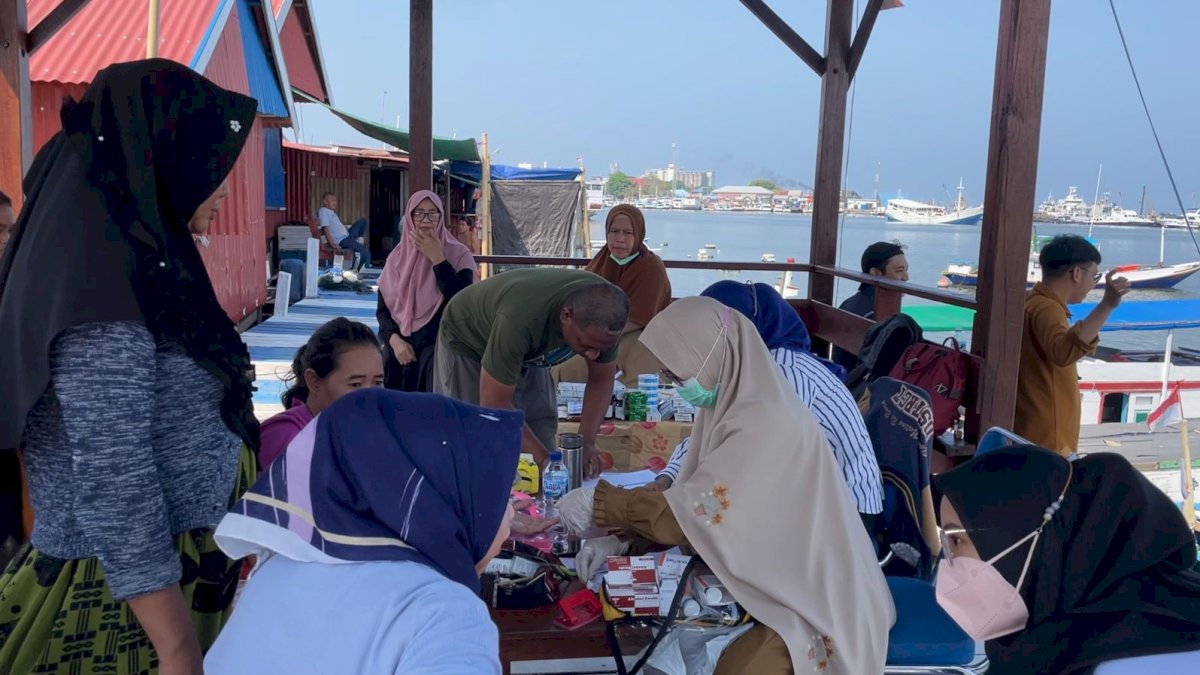 Pelindo Regional 4 Fasilitasi Pemeriksaan Gula Darah Gratis Bagi Masyarakat Cambaya