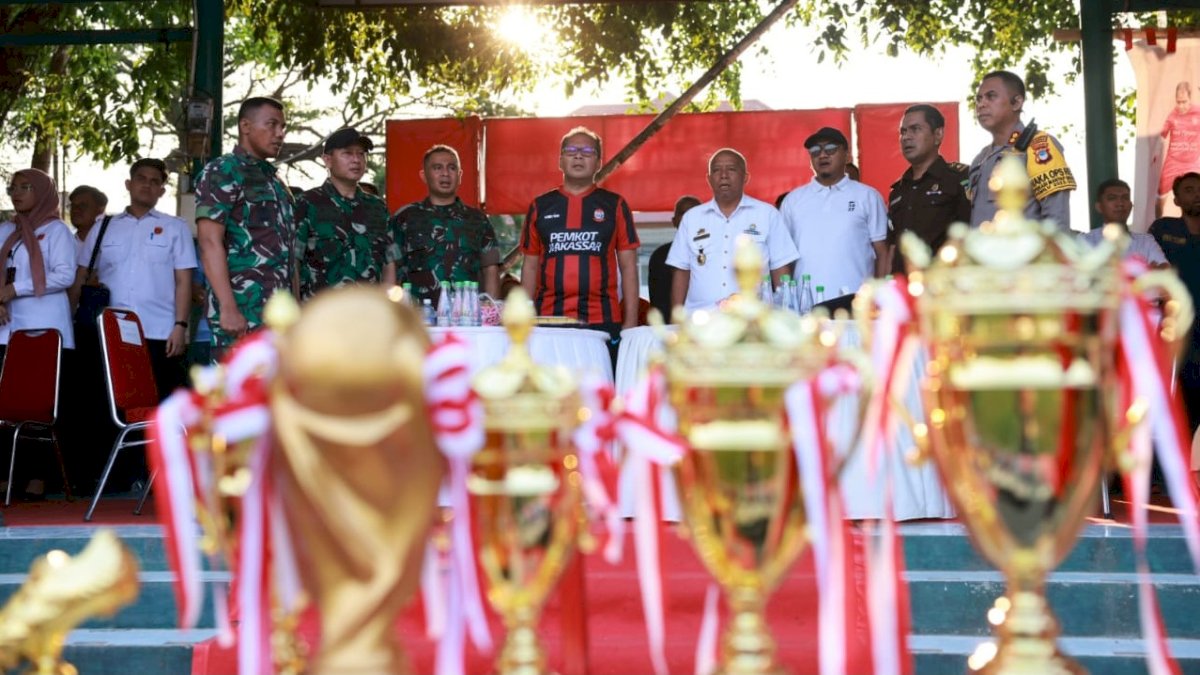 Wali Kota Cup ke-VI Berakhir, Danny Pomanto Serahkan Piala dan Uang Tunai Rp50 Juta kepada Juara
