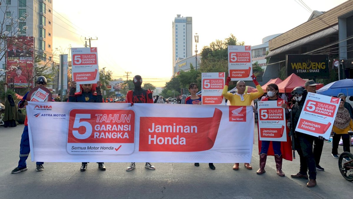 ‘Superhero’ Garansi Rangka 5 Tahun Sepeda Motor Honda Ramaikan CFD Boulevard