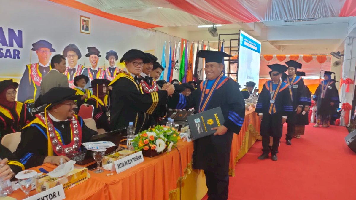 Kukuhkan 1000 Wisudawan, Rektor UNM: Jadi Alumni Itu Harus Bersinergi dengan Almamater