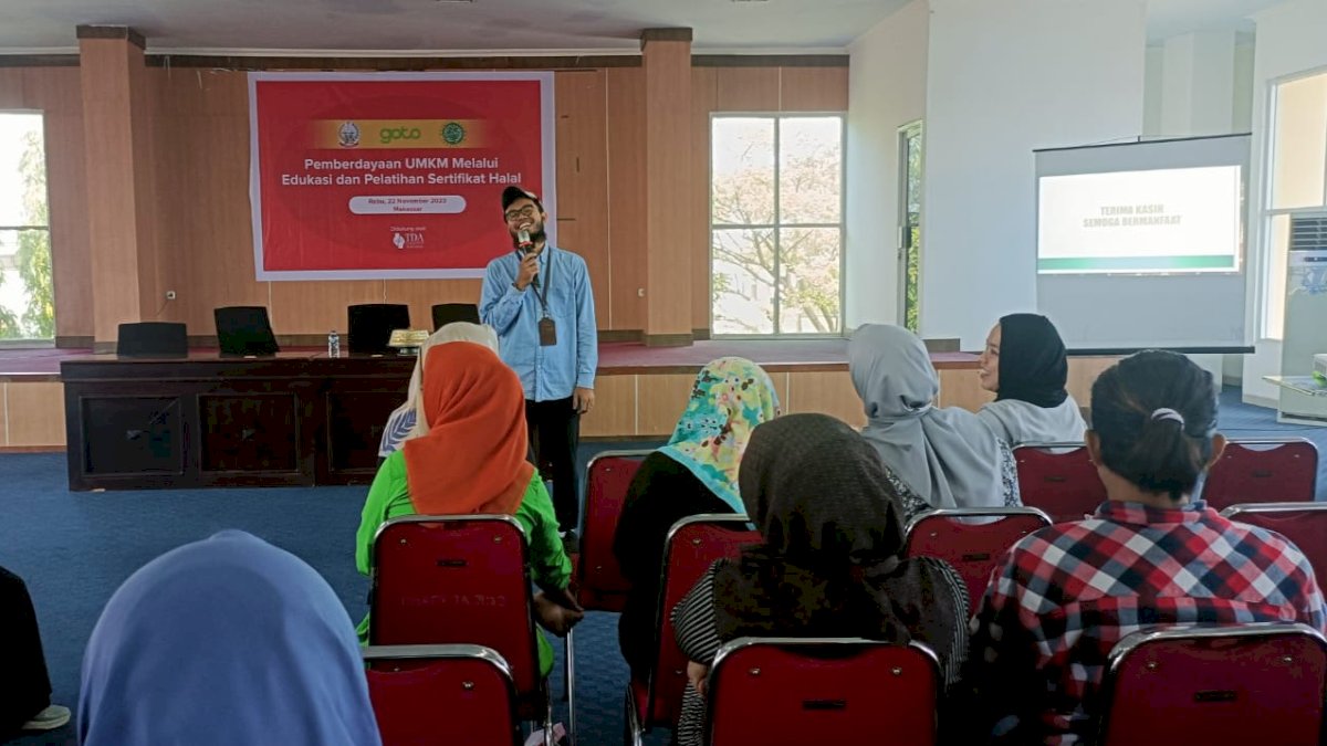 Gojek Bersama LPPOM MUI Sulsel Dampingi Mitra GoFood Makassar Raih Sertifikasi Halal