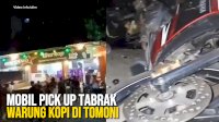 VIDEO: Diduga Sopir Mabuk, Mobil Pick Up Tabrak Warung Kopi di Tomoni